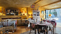 Atmosphère du Restaurant français La Louche à Beurre à Lourmarin - n°1