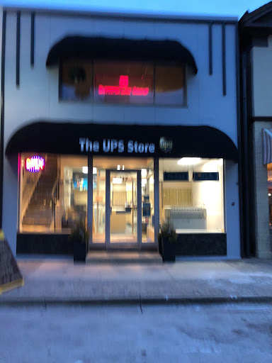 Shipping and Mailing Service «The UPS Store», reviews and photos, 117 S Cook St, Barrington, IL 60010, USA