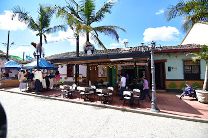 Fatima Restaurante Bar - Guatapé, Antioquia, Colombia