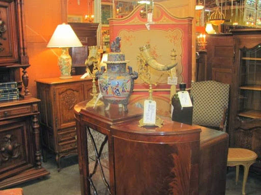 Antique Furniture Store «Lots of Furniture Antiques Warehouse», reviews and photos, 910 N Riverfront Blvd, Dallas, TX 75207, USA