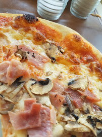 Pizza du Pizzeria Restaurant Les Amis à Bonifacio - n°16