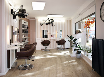 Olena|Friseure