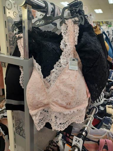 Department Store «Marshalls», reviews and photos, 7316 Alameda St, Huntington Park, CA 90255, USA