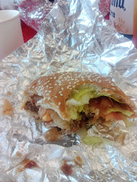 Photo n°105 de Five Guys Dijon Toison d'Or à Dijon ()
