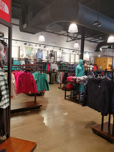 Clothing Store «The North Face Outlet», reviews and photos, 10801 Corkscrew Rd, Estero, FL 33928, USA