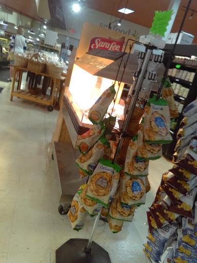 Grocery Store «The Hills Market», reviews and photos, 7860 Olentangy River Rd, Columbus, OH 43235, USA