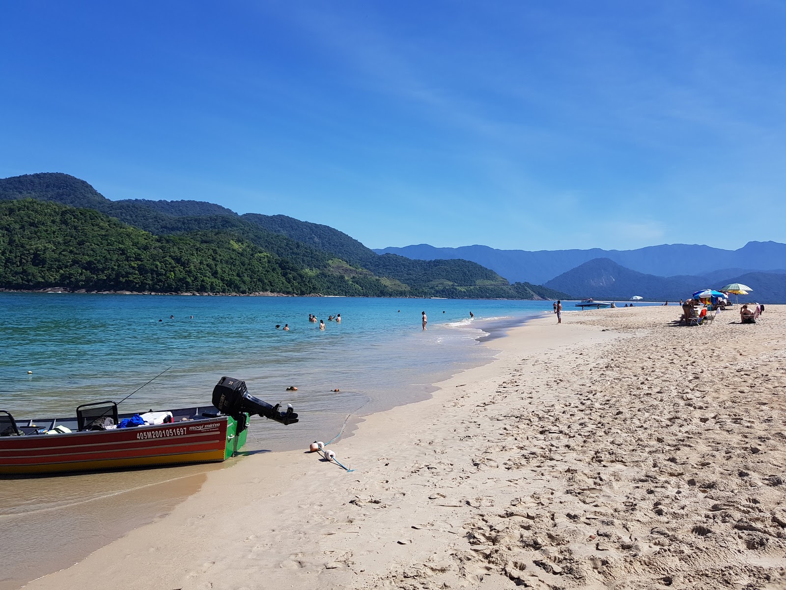 Φωτογραφία του Praia da Ilha do Prumirim με φωτεινή άμμος επιφάνεια