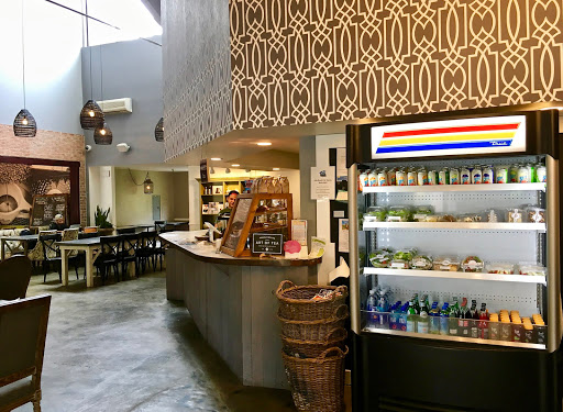 Shopping Mall «Flower Hill Promenade», reviews and photos, 2720 Via De La Valle, Del Mar, CA 92014, USA