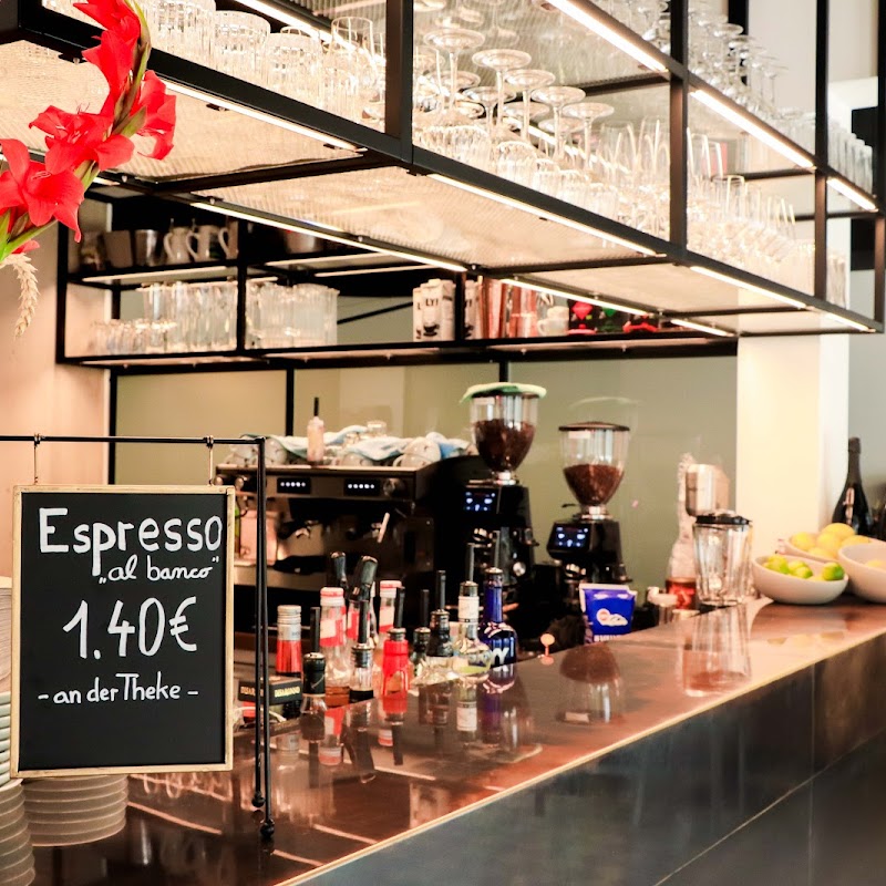 Zwölfe - Café / Weinbar / Gaststätte -