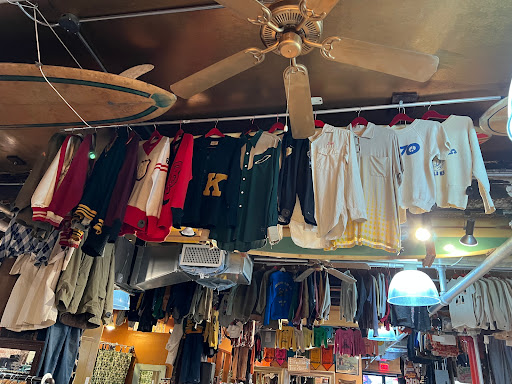 Vintage Clothing Store «10 ft Single by Stella Dallas», reviews and photos, 285 N 6th St, Brooklyn, NY 11211, USA