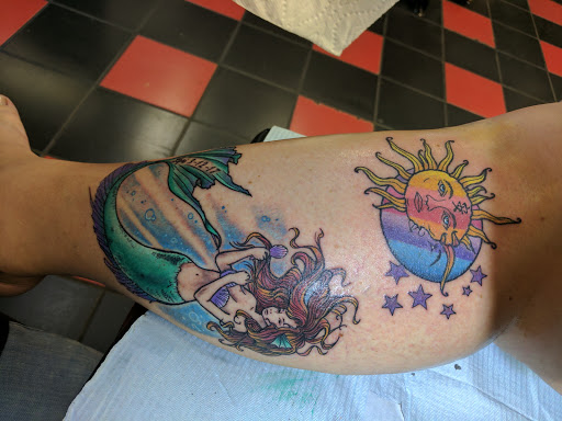Tattoo Shop «Atomic Tattoos», reviews and photos, 2405 Florida Ave S, Lakeland, FL 33803, USA