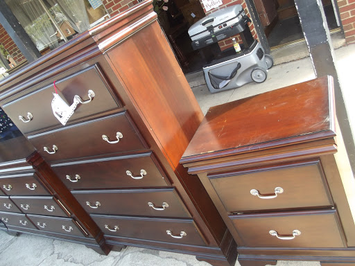 Junk Store «Family Thrift Store», reviews and photos, 1207 N Royal Ave, Front Royal, VA 22630, USA