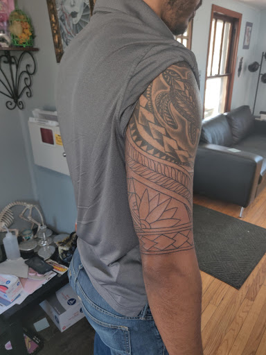 Tattoo Shop «Salty Siren Tattoo Lounge», reviews and photos, 480 E Main St, Greenwood, IN 46143, USA