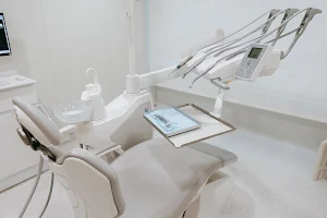 Noguera Clínica Dental image