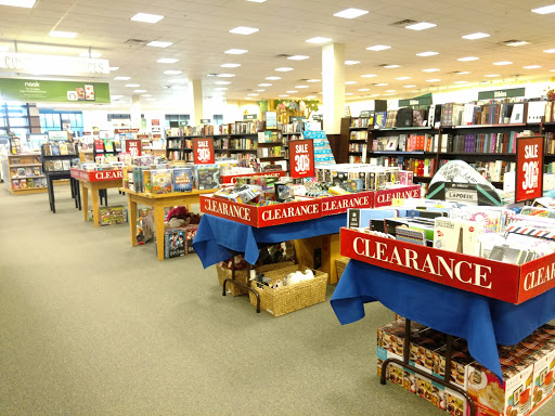 Book Store «Barnes & Noble», reviews and photos, 9605 Village Pl Blvd, Brighton, MI 48116, USA