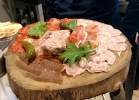 Charcuterie du Restaurant français L'Auberge Des Hortillonnages à Camon - n°3