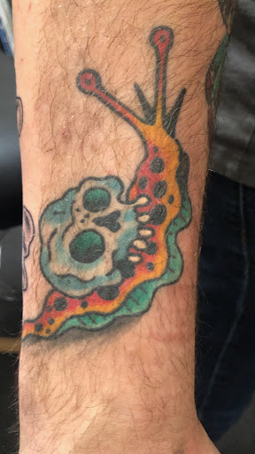 Tattoo Shop «Nine Lives Tattoo», reviews and photos, 61 N Holladay Dr, Seaside, OR 97138, USA