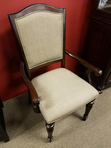 Furniture Store «Raymour & Flanigan Furniture and Mattress Store», reviews and photos, 3375 Berlin Turnpike, Newington, CT 06111, USA