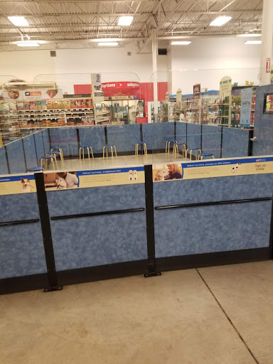 Pet Supply Store «PetSmart», reviews and photos, 2140 17th St, Santa Ana, CA 92705, USA