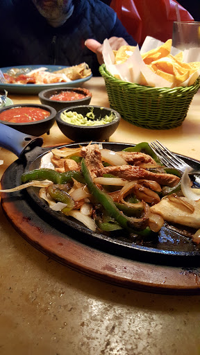 Shopping Mall «Midtown Village», reviews and photos, 1800 McFarland Blvd E, Tuscaloosa, AL 35404, USA