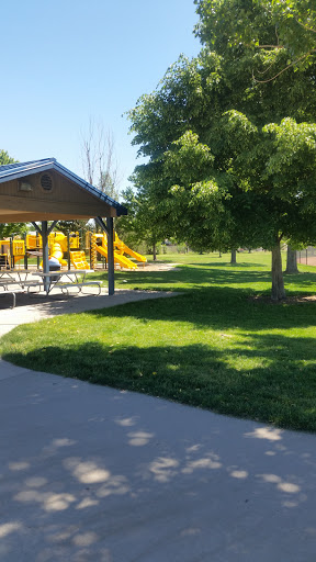 Park «Waddell Park», reviews and photos, 2940 Cottonwood Dr, Denver, CO 80221, USA