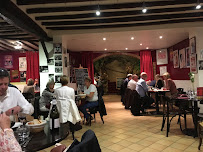 Atmosphère du Restaurant Le Bistrot du Théatre à Jouy-le-Moutier - n°19