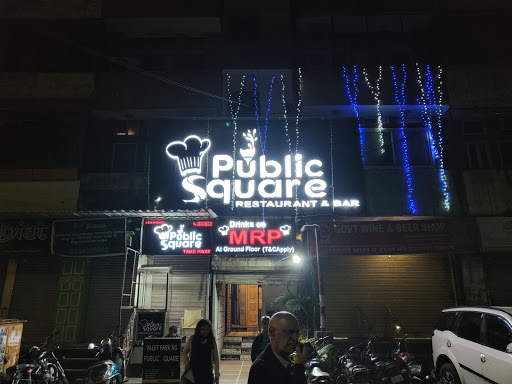 Public Square Restaurant & Bar