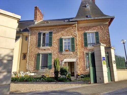 LES CHENEVIS Maison d'hôtes et GITE CITYBREAK à Jouy-le-Moutier