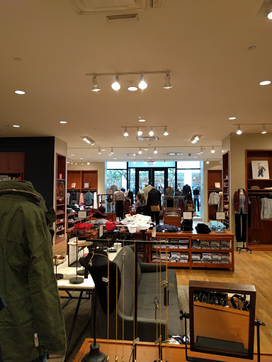 Clothing Store «J.Crew», reviews and photos, 5667 Bay St, Emeryville, CA 94608, USA
