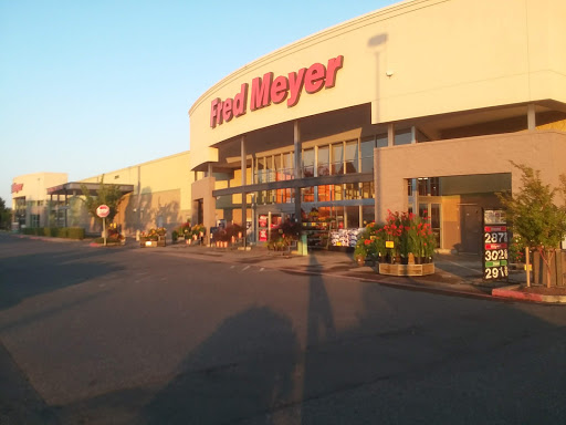 Grocery Store «Fred Meyer», reviews and photos, 22075 NW Imbrie Dr, Hillsboro, OR 97124, USA