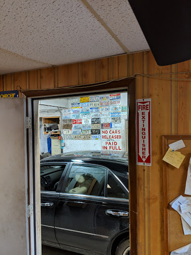 Auto Body Shop «R & S Autobody & Repair Inc», reviews and photos, 950 Wellington Ave, Cranston, RI 02910, USA
