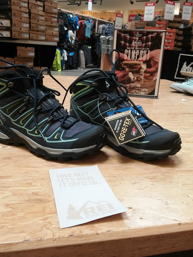 Camping Store «REI», reviews and photos, 710 S Rampart Blvd, Las Vegas, NV 89145, USA
