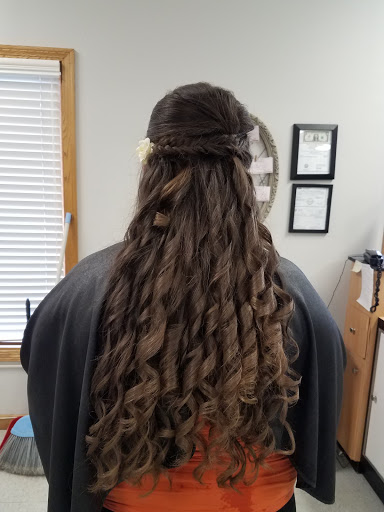 Beauty Salon «Ambers Hair Salon», reviews and photos, 4129 Tallmadge Rd, Rootstown, OH 44272, USA