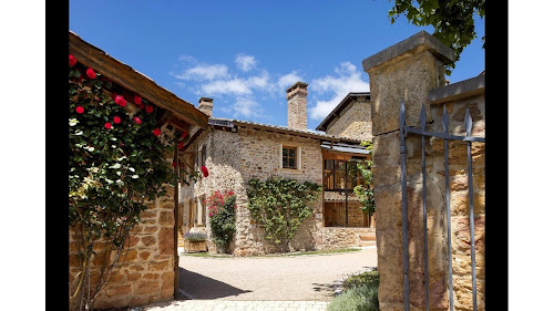 hôtels Logis Hôtel le Savigny & SPA et sa Maison la Benoîte Blacé