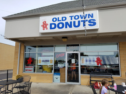 Donut Shop «Old Town Donut Shop», reviews and photos, 3941 Mid Rivers Mall Dr, St Peters, MO 63376, USA