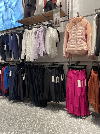 Sportswear Store «lululemon», reviews and photos, 100 Garden State Plaza, Paramus, NJ 07652, USA