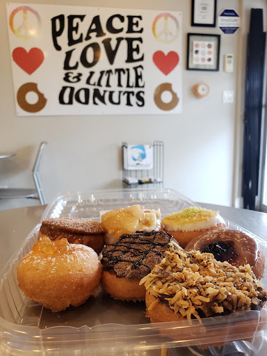 Donut Shop «Peace Love & Little Donuts», reviews and photos, 3106 Tamiami Trail N, Naples, FL 34103, USA