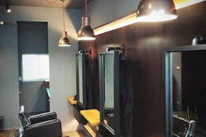 高雄 Kaoshiung IT Hair salon 網路推薦專業客製化 剪染謢燙髮 頭皮養護 image