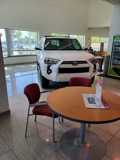 Toyota Dealer «AutoNation Toyota Weston», reviews and photos, 4050 Weston Rd, Davie, FL 33331, USA
