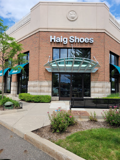 Shopping Mall «Village Of Rochester Hills», reviews and photos, 104 Adams Rd, Rochester, MI 48309, USA