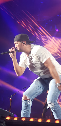 Entertainer «Live Nation», reviews and photos, 4686 E Van Buren St #201, Phoenix, AZ 85008, USA