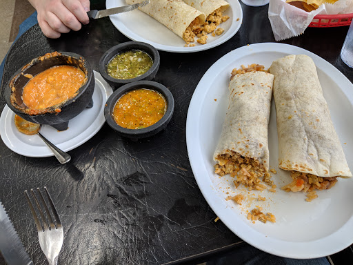 Mexican Restaurant «Los Alamos», reviews and photos, 1667 Summit St, Kansas City, MO 64108, USA