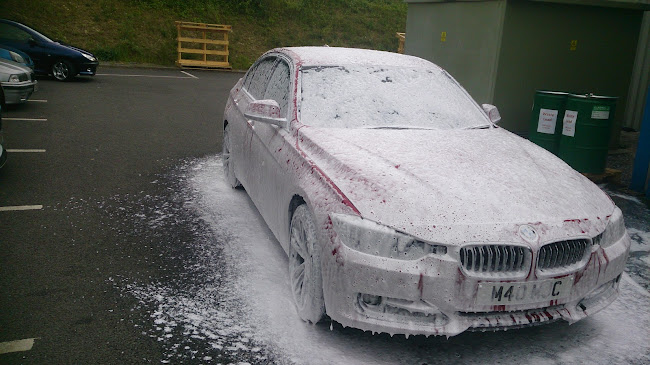 easyjet Hand car wash - Car wash