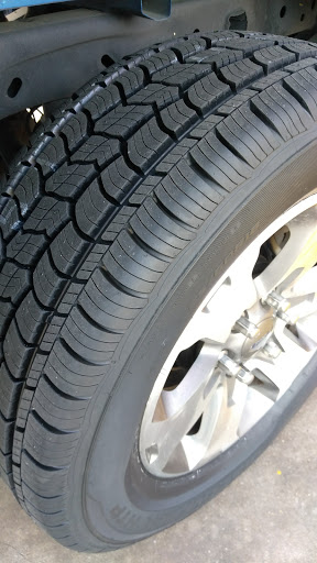 Tire Shop «Discount Tire Store», reviews and photos, 8219 Research Blvd, Austin, TX 78758, USA