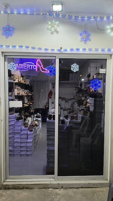 LILA zapatos, dama. Zapatería.