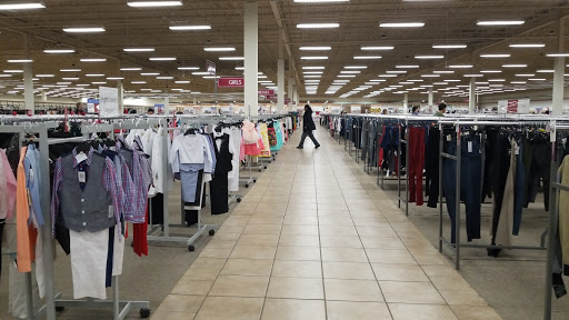 Clothing Store «Burlington Coat Factory», reviews and photos, 510 Howe Ave, Cuyahoga Falls, OH 44221, USA