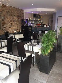Atmosphère du Restaurant français Restaurant L’Authentique 48 rue du Général Leclerc à Le Lion-d'Angers - n°1