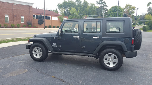 Car Dealer «Auto Villa», reviews and photos, 302 S Lake St, Grayslake, IL 60030, USA