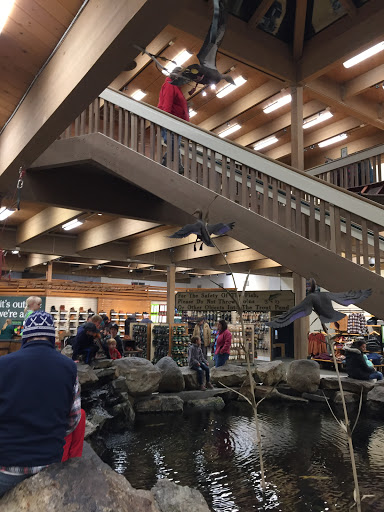 Clothing Store «L.L. Bean Outlet», reviews and photos, 1 Freeport Village Station, Freeport, ME 04033, USA