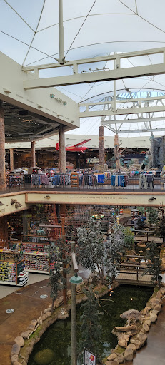 Sporting Goods Store «Bass Pro Shops», reviews and photos, 951 E Lewis and Clark Pkwy, Clarksville, IN 47129, USA